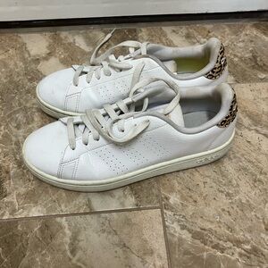 Adidas Advantage Womens 9.5 Sneakers Shoes White Animal Print Leather